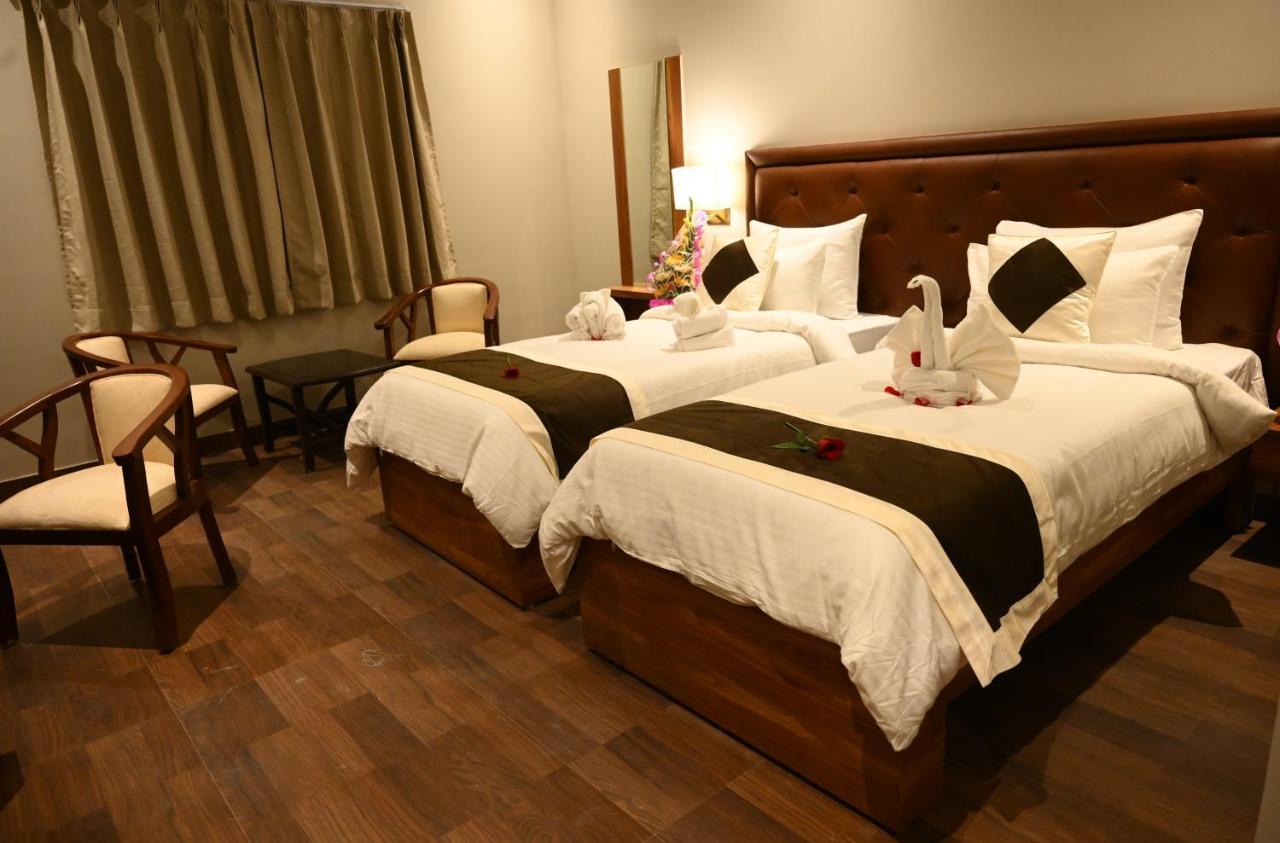 Neel Clarks Inn Express Agra  Exterior foto