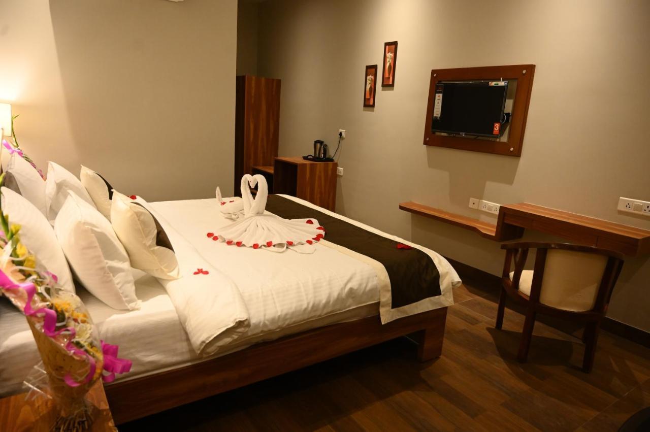 Neel Clarks Inn Express Agra  Exterior foto