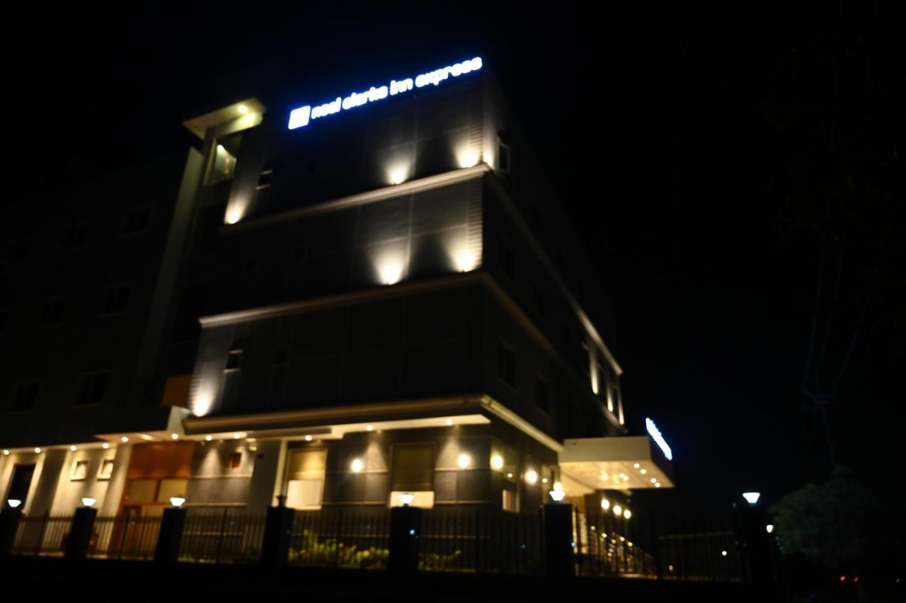 Neel Clarks Inn Express Agra  Exterior foto