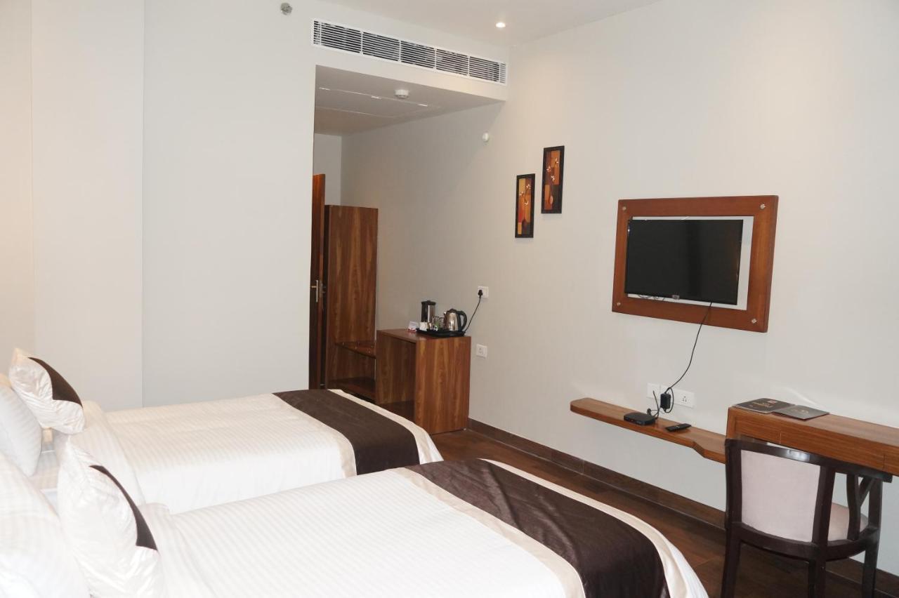 Neel Clarks Inn Express Agra  Exterior foto