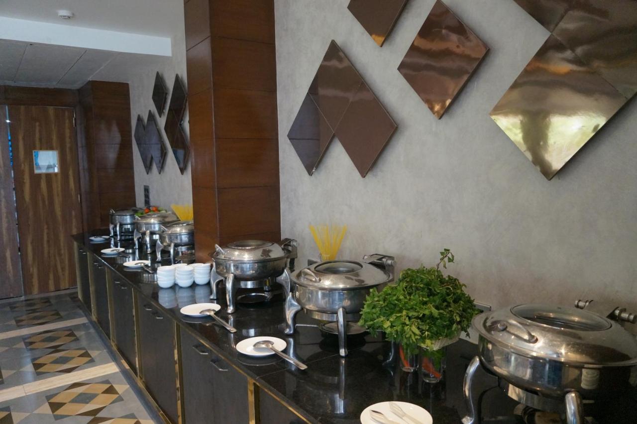 Neel Clarks Inn Express Agra  Exterior foto