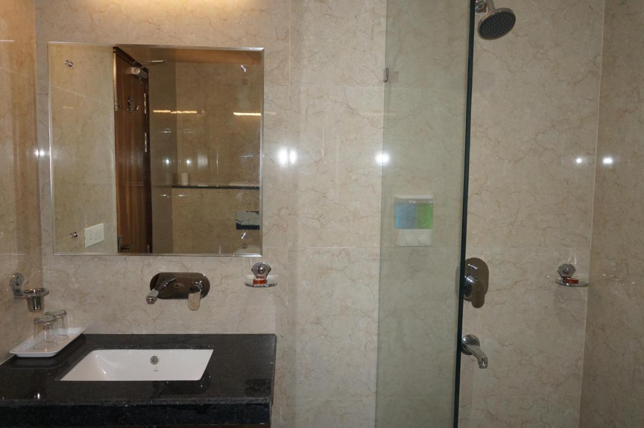 Neel Clarks Inn Express Agra  Exterior foto