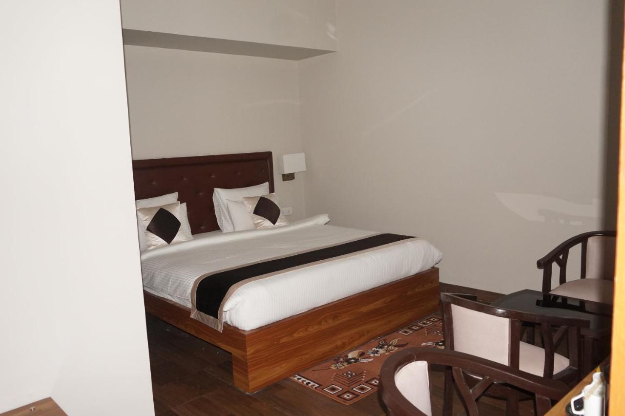 Neel Clarks Inn Express Agra  Exterior foto