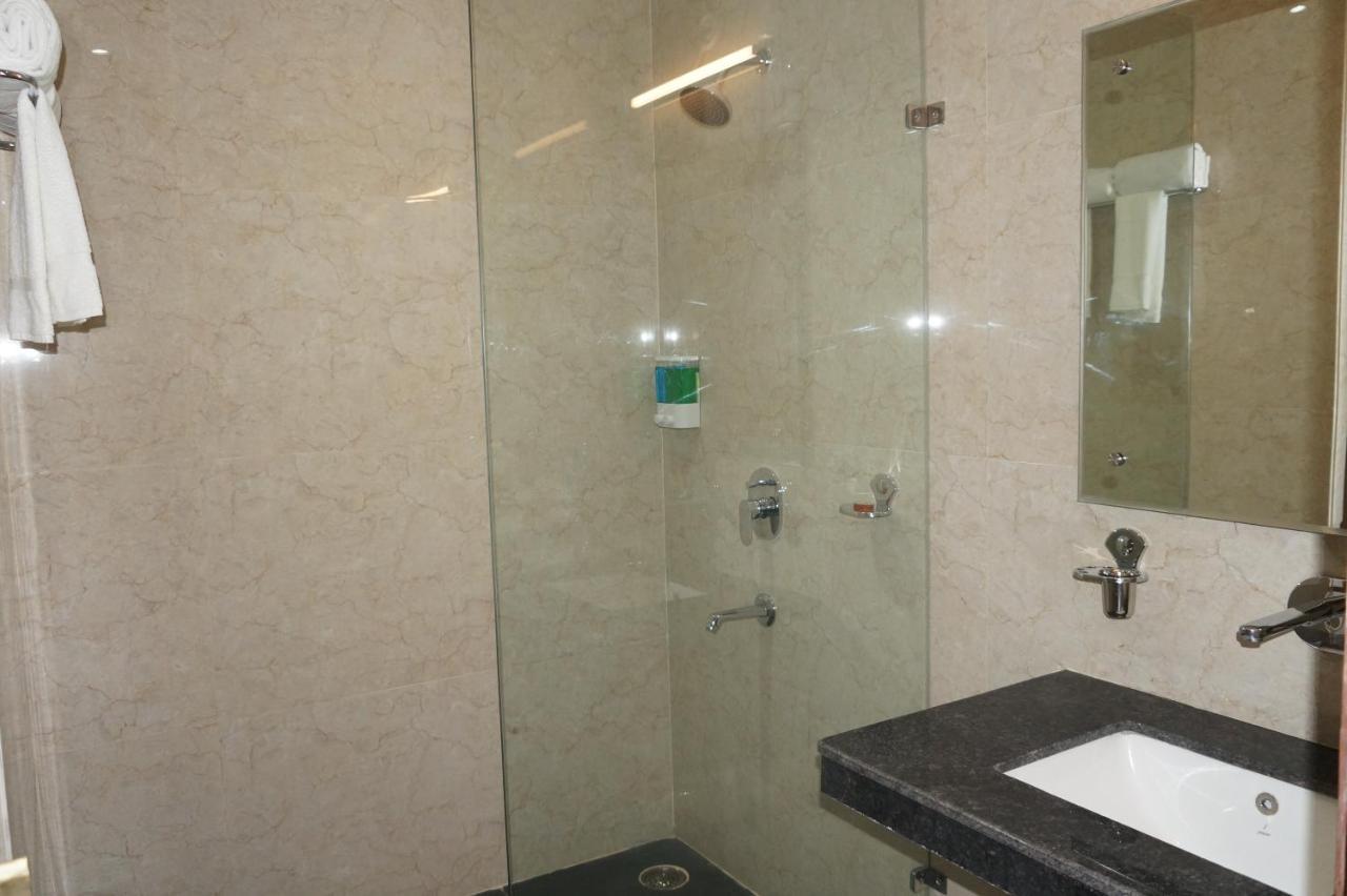 Neel Clarks Inn Express Agra  Exterior foto